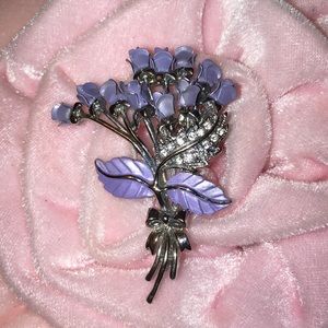 Vintage bouquet of tulips brooch